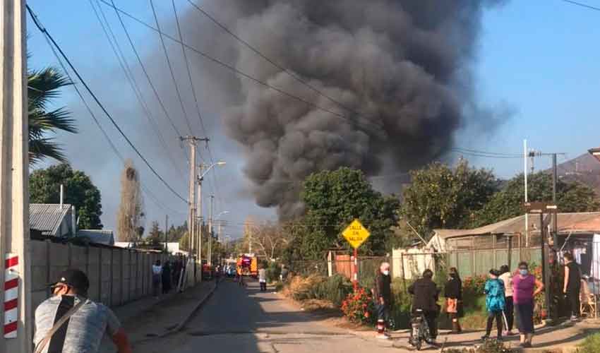 Dos bomberos lesionados dejó incendio registrado en San Pedro