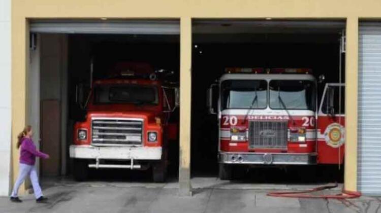 Gestionan ambulancia y equipo para bomberos
