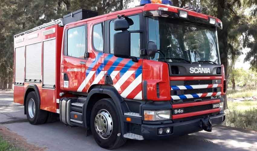 Bomberos Voluntarios de Roldán sumó una nueva autobomba