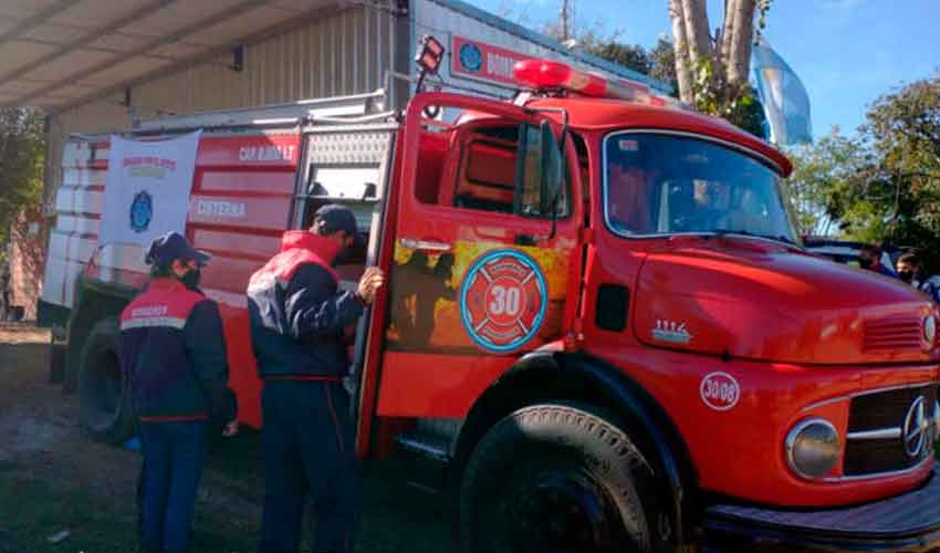 Entregaron nueva unidad móvil a Bomberos de Colonia Elía