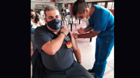 Bomberos de Lomas recibió la primera dosis de la vacuna
