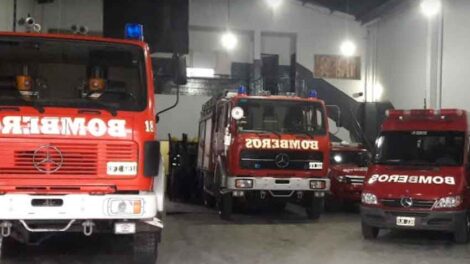 Bomberos compraron una autobomba y permanece demorada en la Aduana