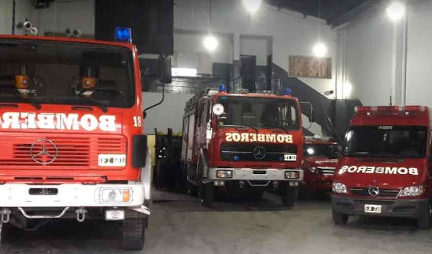 Bomberos compraron una autobomba y permanece demorada en la Aduana