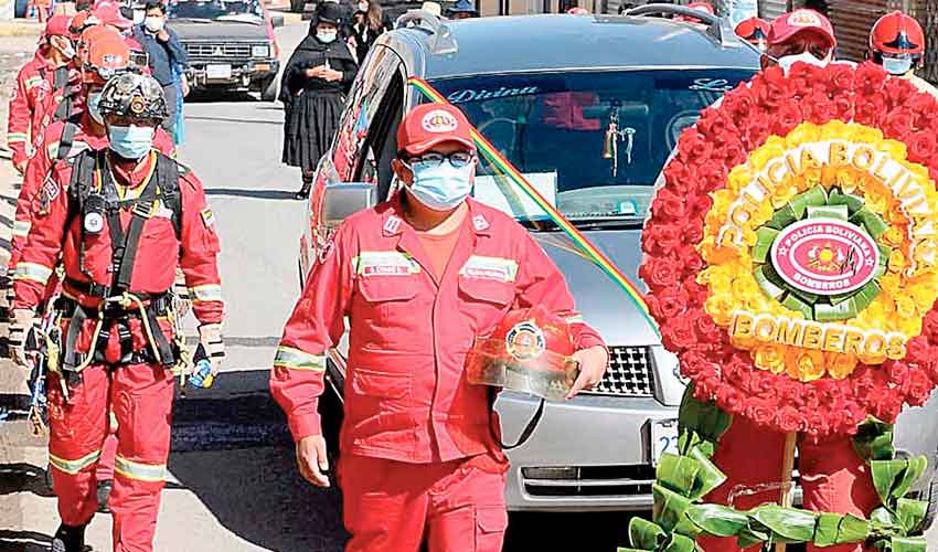 Fallece bombero que se contagió con COVID en un rescate