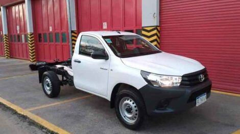 Bomberos Voluntarios de Berisso recibieron una nueva pick up