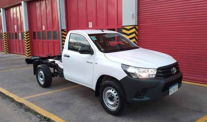 Bomberos Voluntarios de Berisso recibieron una nueva pick up