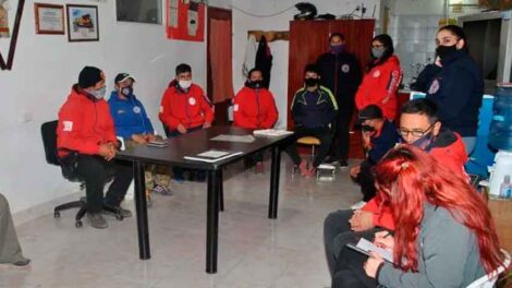 Bomberos se autocuartelaron porque "ya no da para más"