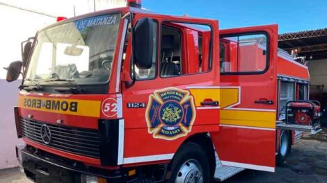 Bomberos Voluntarios de La Matanza con nuevo autobomba