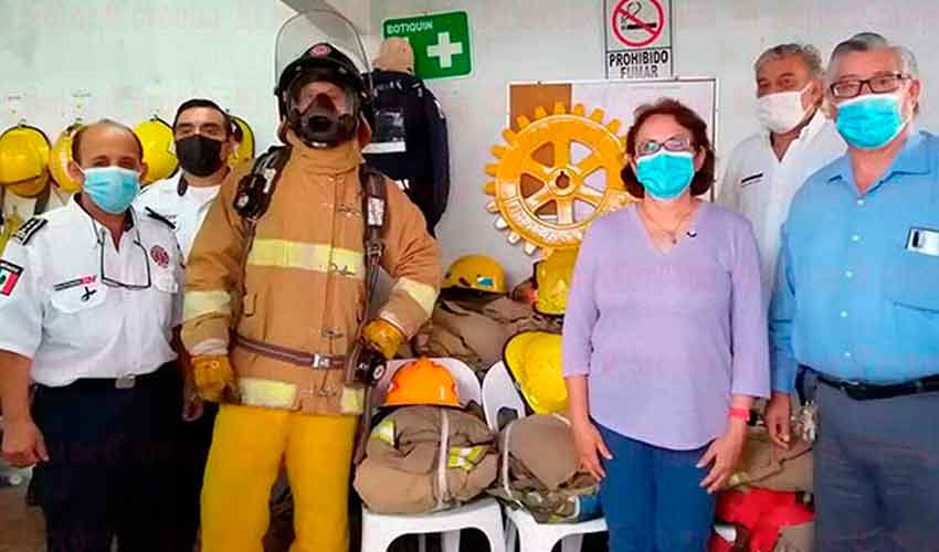 Desde EU llegan uniformes especiales para bomberos de Fortín