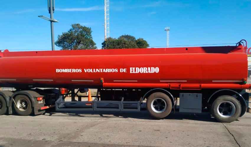 Bomberos Voluntarios de Eldorado recibieron un nuevo tanque cisterna
