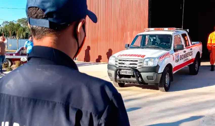 Presentaron una nueva unidad móvil para Bomberos de Carnerillo