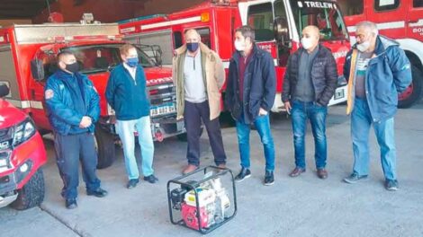 Donan equipamiento a Bomberos Voluntarios de Trelew