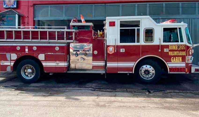Bomberos de Cañuelas incorporaron una autobomba americana