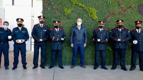 Homenaje a bomberos que cumplieron 20 años de servicio