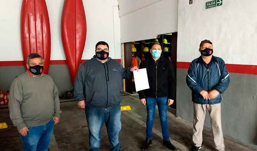 Entregan un subsidio a Bomberos Voluntarios de Villa Ascasubi