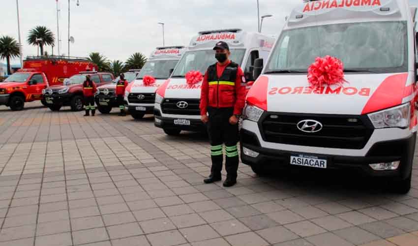Bomberos de Ibarra con nuevos equipos y vehículos