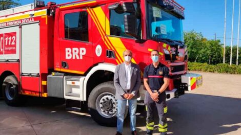 Bomberos de Arahal se refuerza con una autobomba rural
