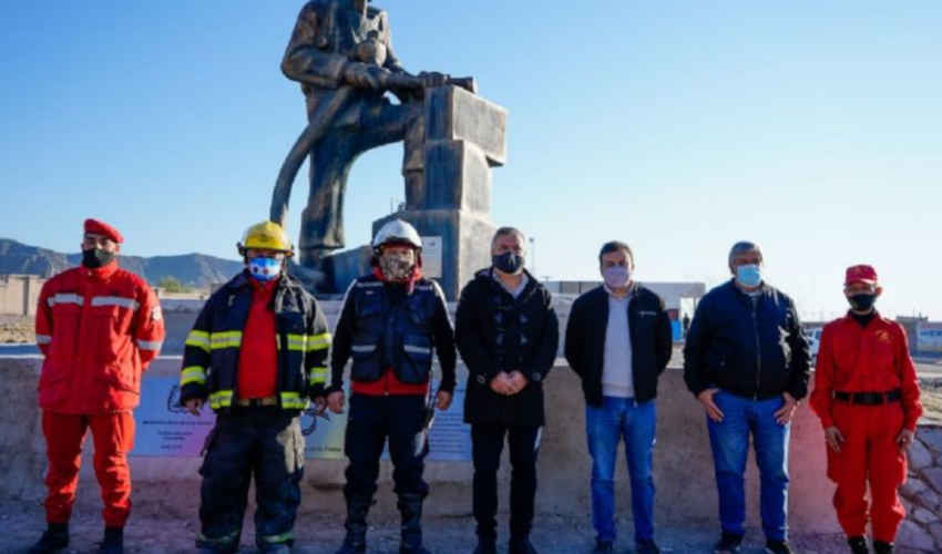 Reinauguran un monumento a los bomberos voluntarios en Las Heras