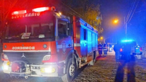 Recibieron a los tiros a los bomberos en un incendio
