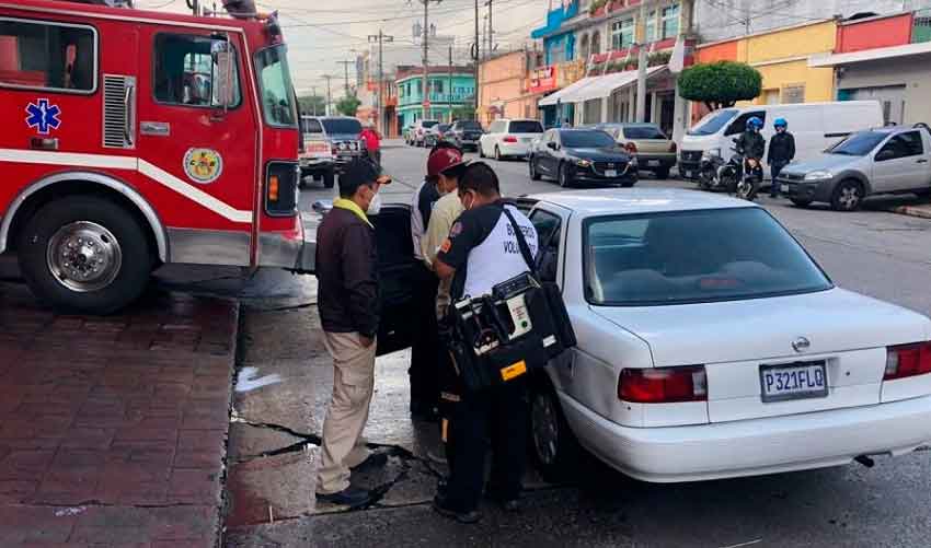Una persona fallece afuera de estación de Bomberos Voluntarios