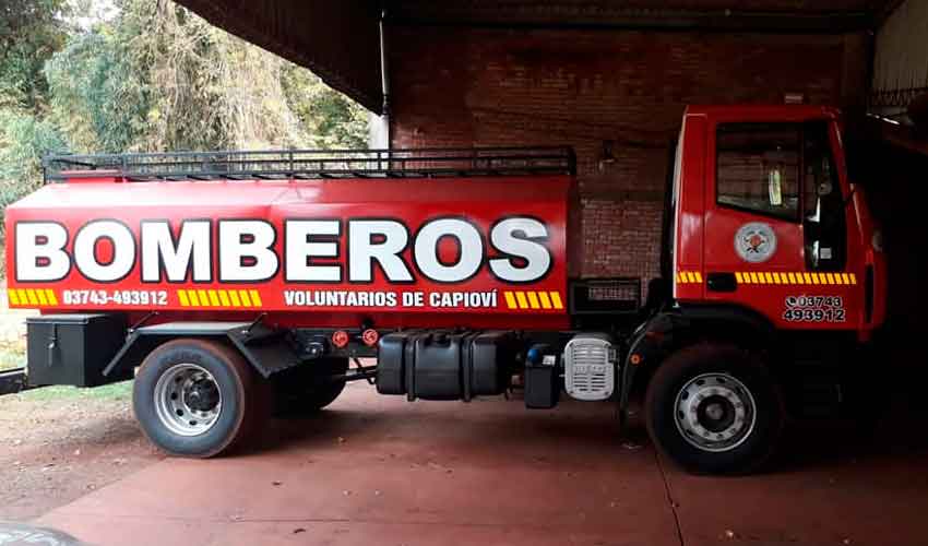 Bomberos Voluntarios de Capiovi con nuevo cisterna