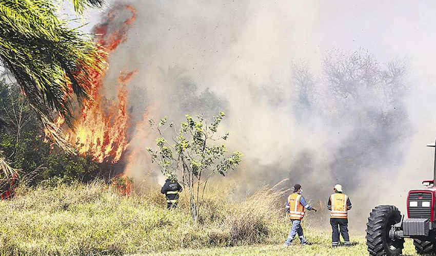Emergencia: Bomberos operan con equipos viejos