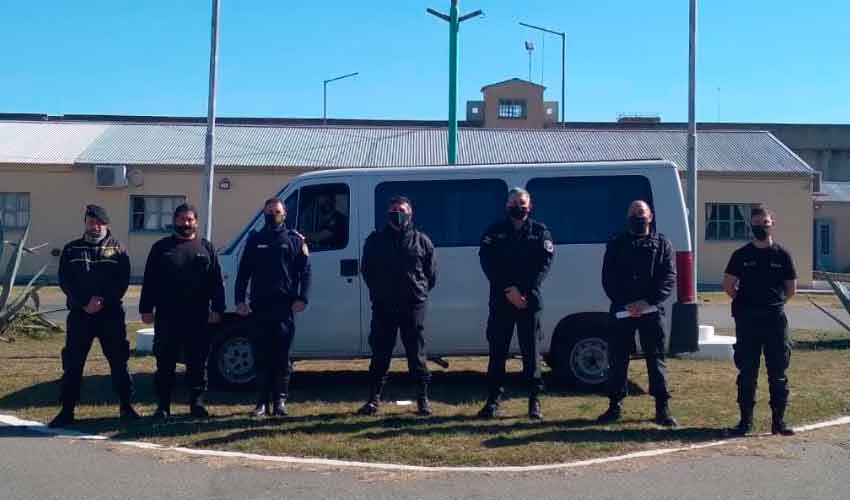 Presos repararon camioneta para el Cuartel de Bomberos de Junin