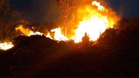 Bombero fue a apagar un incendio y lo echaron del trabajo por faltar