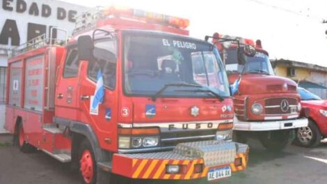 El cuartel de Bomberos Voluntarios de El Peligro tiene nueva autobomba