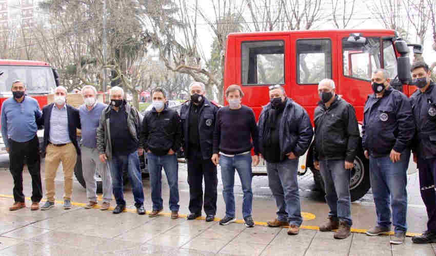 Bomberos de San Miguel recibieron dos camiones nuevos