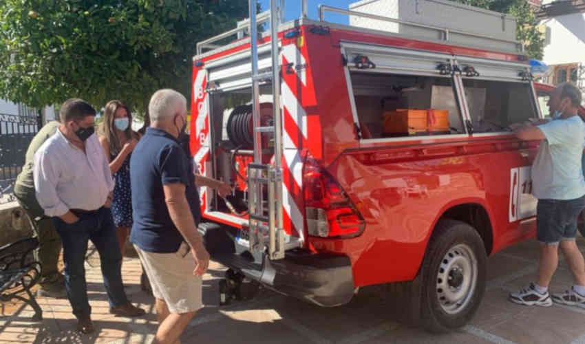Larva ya dispone de un nuevo vehículo de bomberos