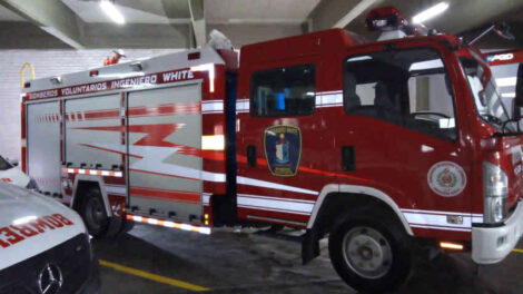 Bomberos Voluntarios de Ingeniero White presentaron nueva unidad 0KM