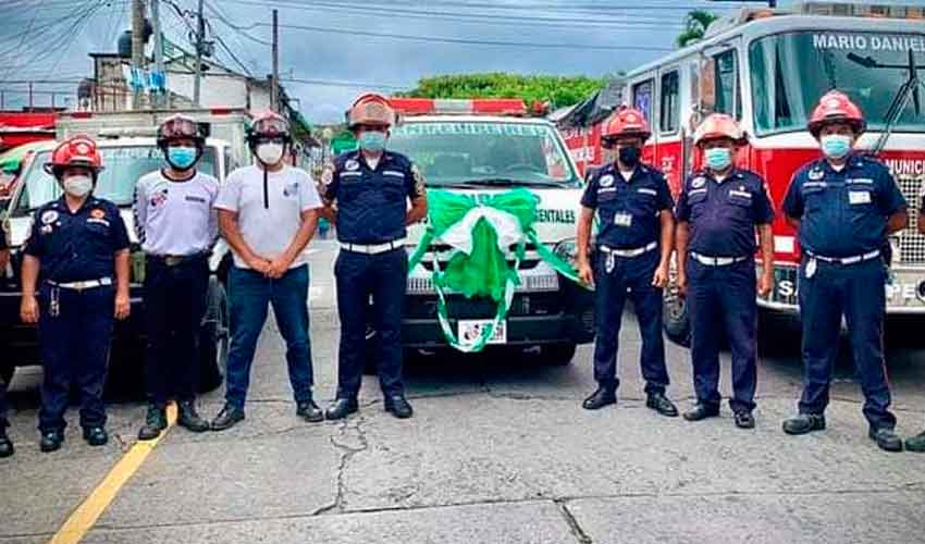 Bomberos municipales de San Felipe con nueva ambulancia