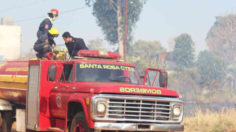 Bomberos de Santa Rosa ante el desafío de adquirir un nuevo vehículo