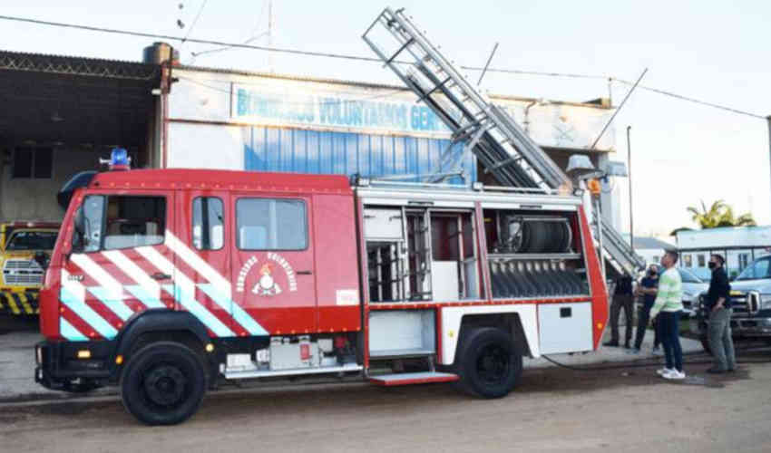 Bomberos de General Campos adquirió una nueva autobomba