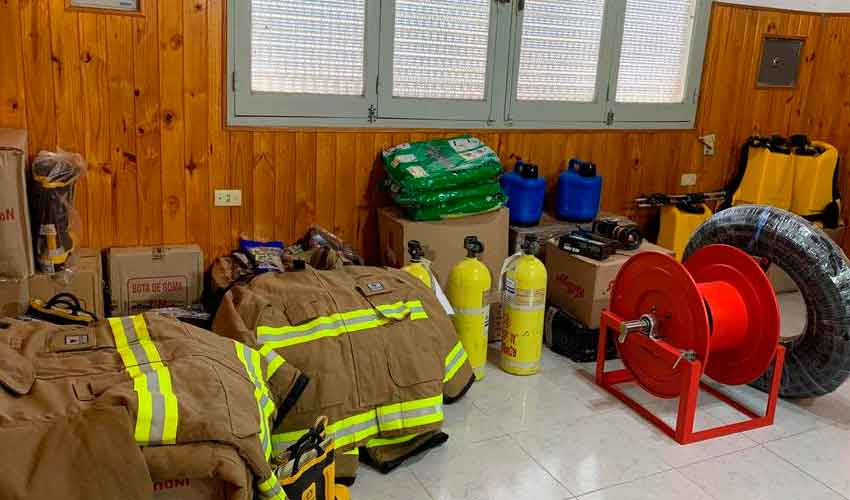 Bomberos presentó nueva indumentaria y elementos de trabajo