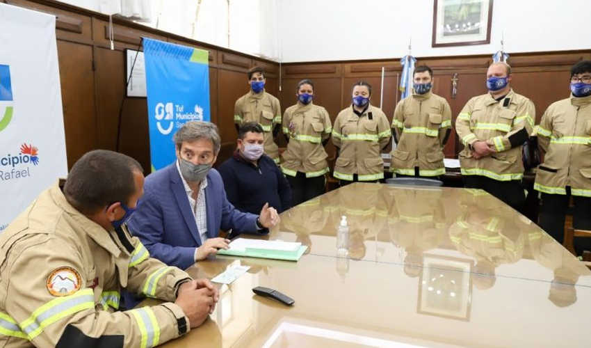 Entregan un subsidio a los Bomberos Voluntarios de Salto de las Rosas