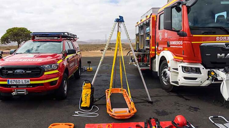 La Oliva pone en funcionamiento un nuevo y moderno camión de bomberos
