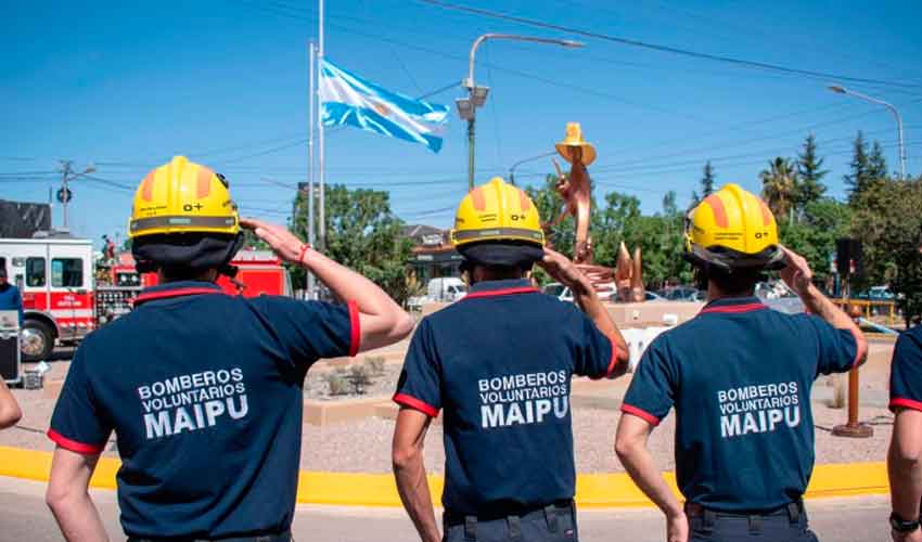 Maipú remodeló el emblemático Monumento al Bombero