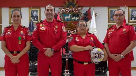 Nombran a la primera mujer comandante de estación de bomberos