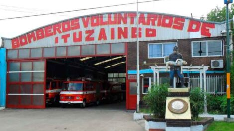Bomberos de Ituzaingó salvan a un bebe en plena madrugada