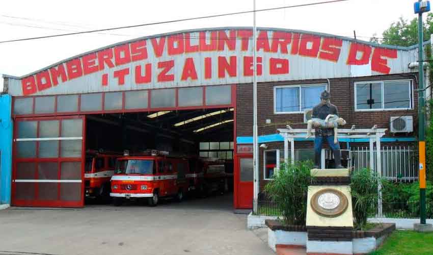 Bomberos de Ituzaingó salvan a un bebe en plena madrugada