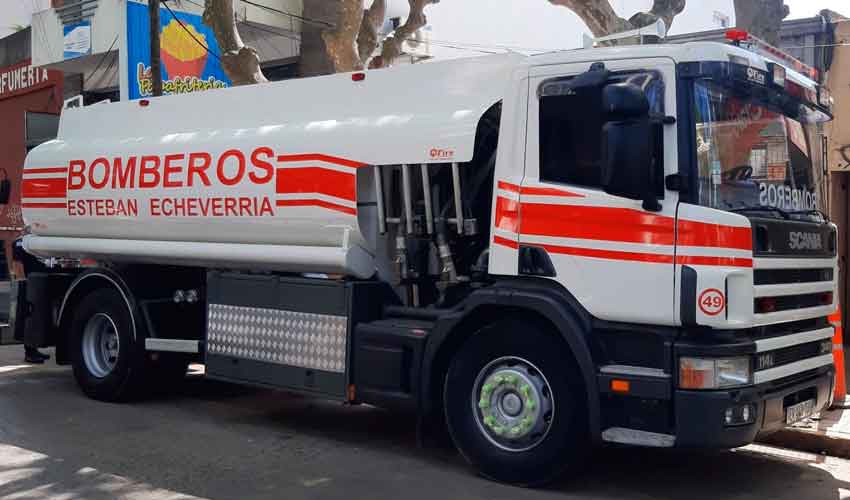 Bomberos de Esteban Echeverría adquirieron un nuevo cisterna