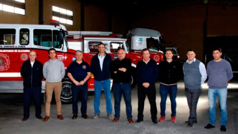 Bomberos de Olavarría recibió a directivos de Cementos Avellaneda
