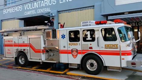 Bomberos Voluntarios de Lincoln recibieron un nuevo autobomba