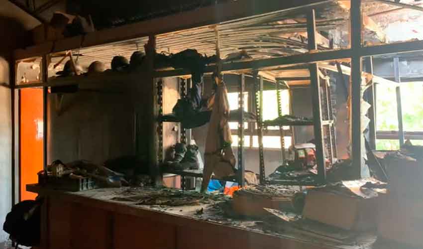 Incendio y explosión en el cuartel de Bomberos de Salto