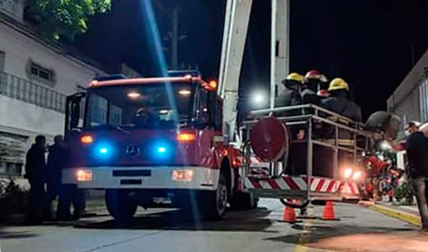 Bomberos Voluntarios de Chivilcoy adquirieron un hidroelevador