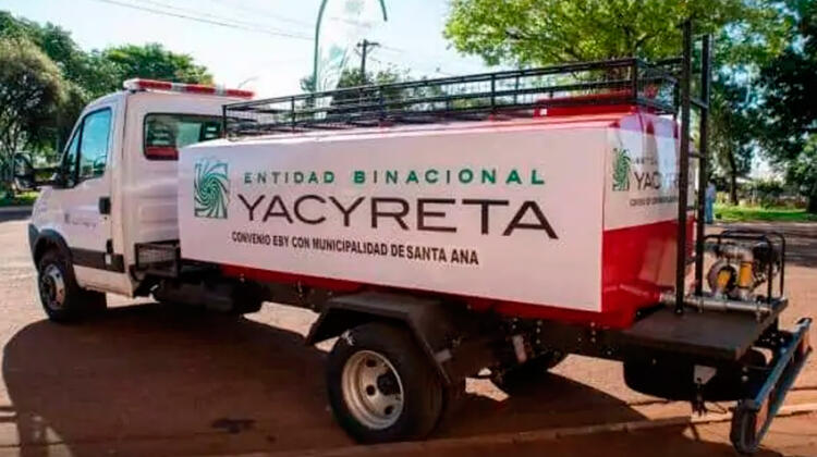 EBY entrega un camión al Cuartel de Bomberos de Santa Ana