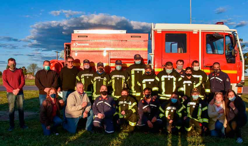 Bomberos Voluntarios de Moquehuá con nueva unidad forestal