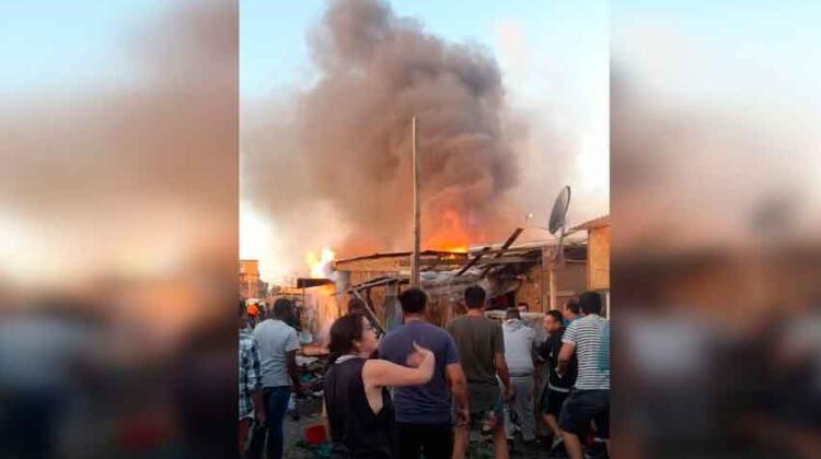 Incendio consume más de 20 viviendas en campamento Violeta Parra